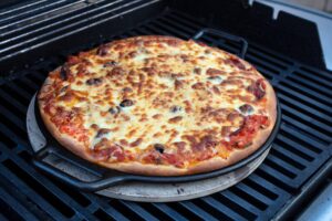 cast iron pan pizza